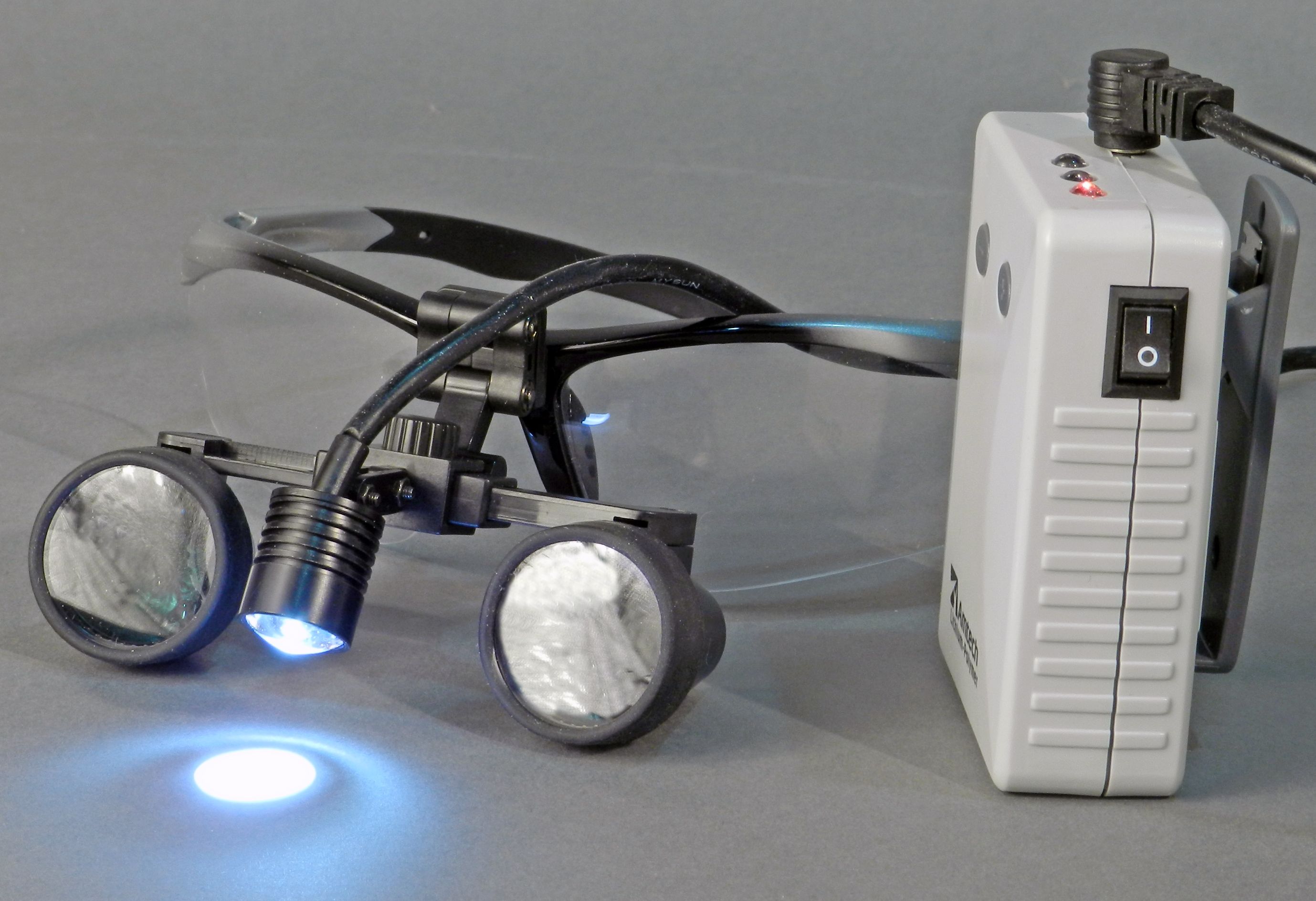 Лупа-очки со светодиодом, аккумулятором и зарядкой E5000 Микроскопы и лупы